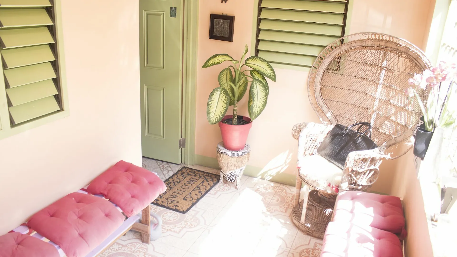דירות אוצ'ו ריוס Celebrity Yoga & Healing Retreat